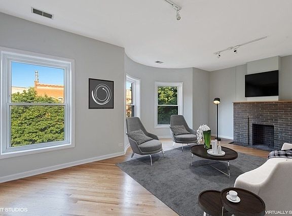 3rd image of 4312 N Kenmore Ave #3N