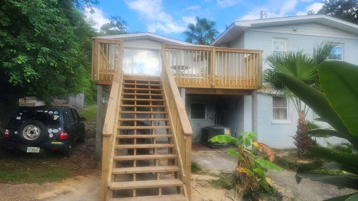 Building Photo - 511 Massalina Dr