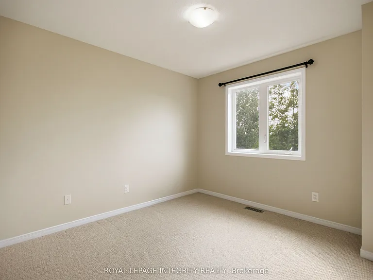 354 Rolling Meadow Cres — Photo 19