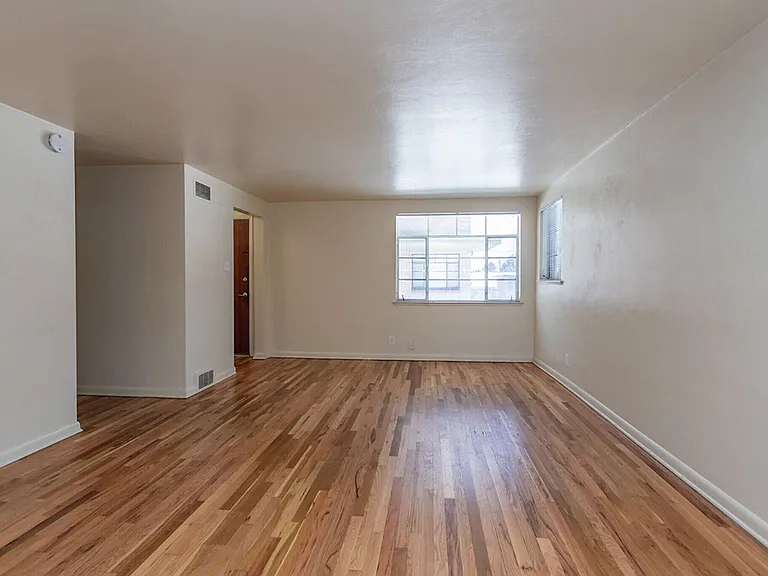 7400 W 10th Ave — Photo 36