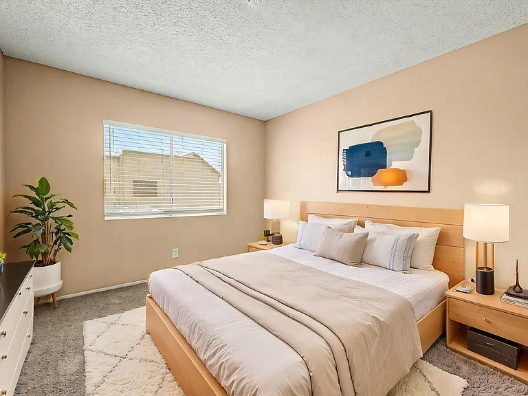 5847 N 48th Dr — Photo 14