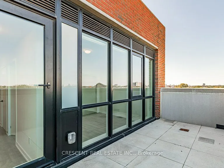 2300 Saint Clair Ave W #527 — Photo 21