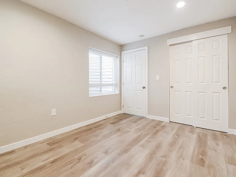 3406 W Luge Ln — Photo 13