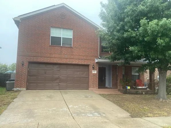 916 Canary Dr, Saginaw, TX 76131