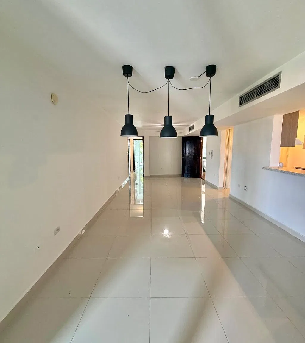 3 bed, 2.0 bath, 2000 sqft, $2,995 — Photo 2