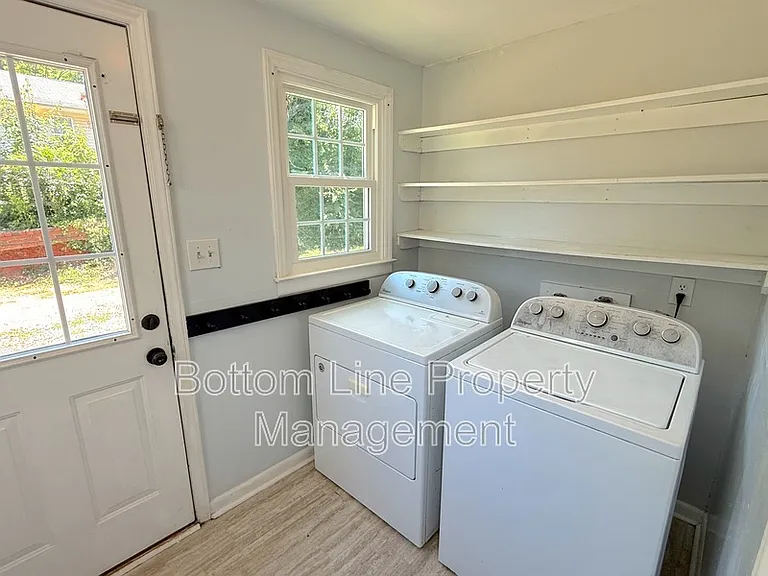 607 Gaston Ave — Photo 9