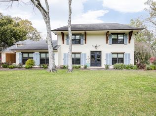 300 Robinhood Cir, Lafayette, LA 70508