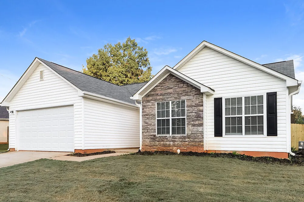 3 bed, 2.0 bath, 1440 sqft, $1,905 — Photo 3