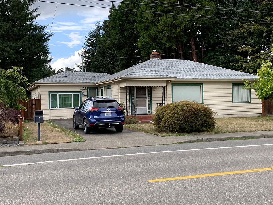 1st image of 1709 Lake Park Dr SW #B