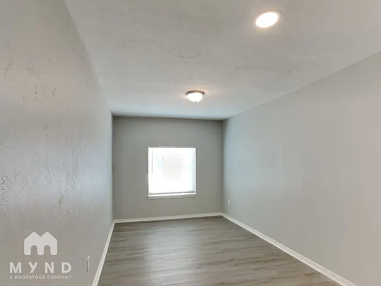 904 Redbud St — Photo 19
