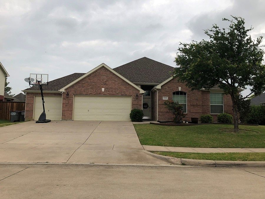 1st image of 2469 Bridgeport Dr
