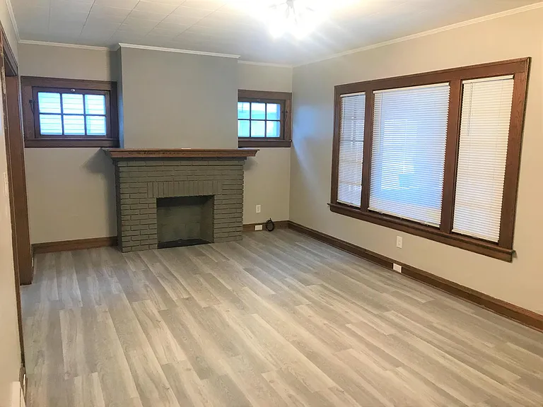 1331 Andrews Ave — Photo 2