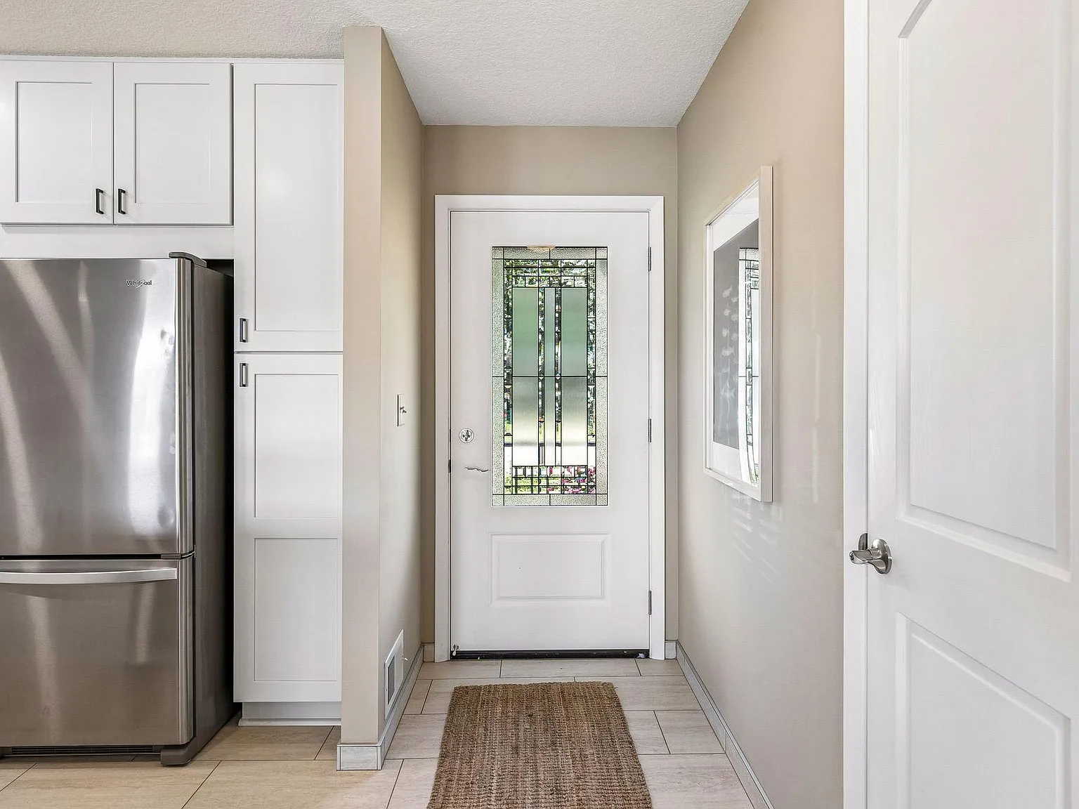 4 bed, 3.0 bath, 2625 sqft, $5,000 — Photo 2