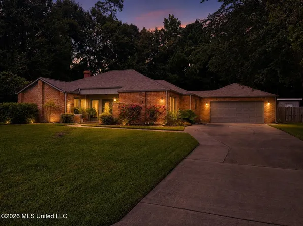 67163 Diamondhead Dr E, Diamondhead, MS 39525