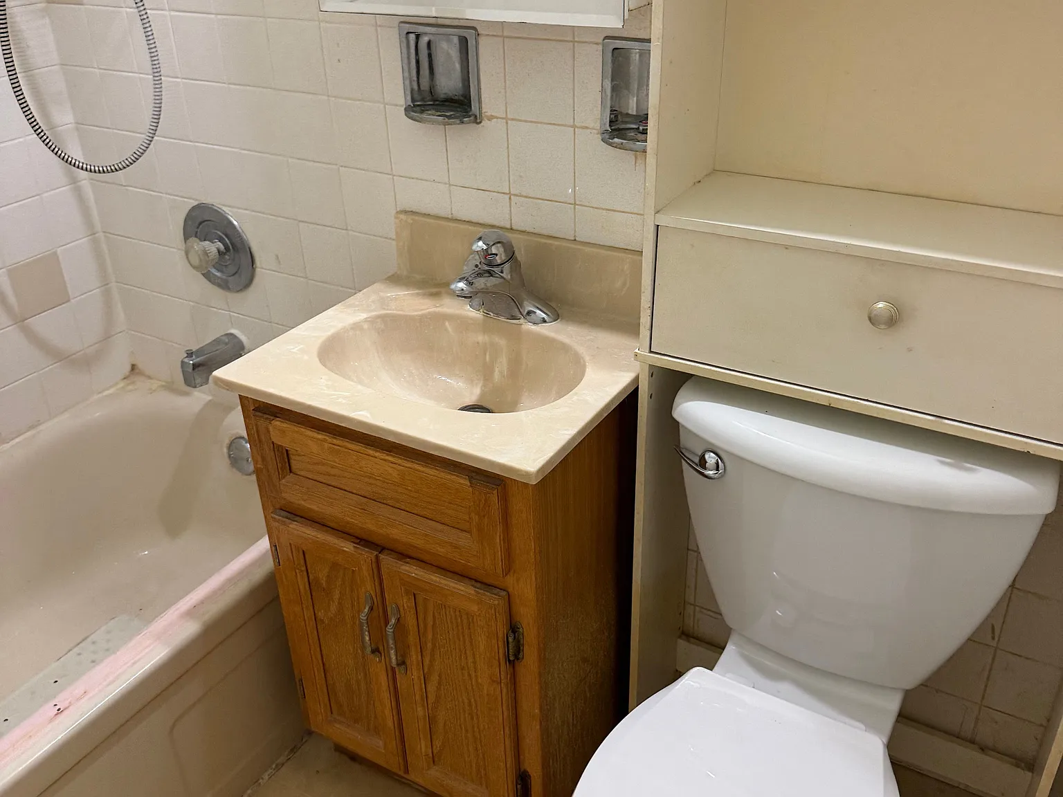 2 bed, 1.0 bath, 1000 sqft, $1,200 — Photo 3
