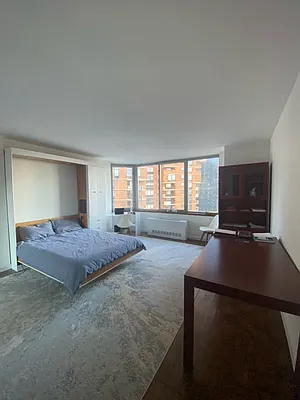 Rented by Fischer Group Realty, LLC | media 6