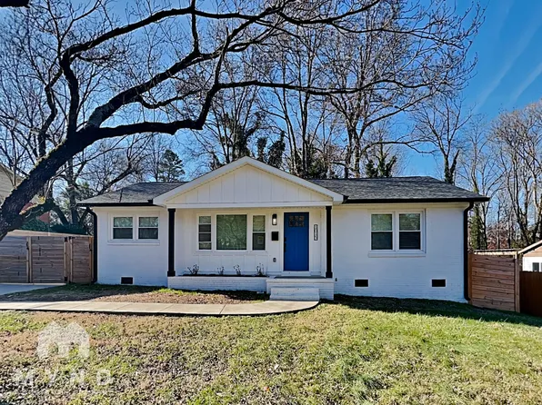 1015 Rollingwood Dr, Charlotte, NC 28217