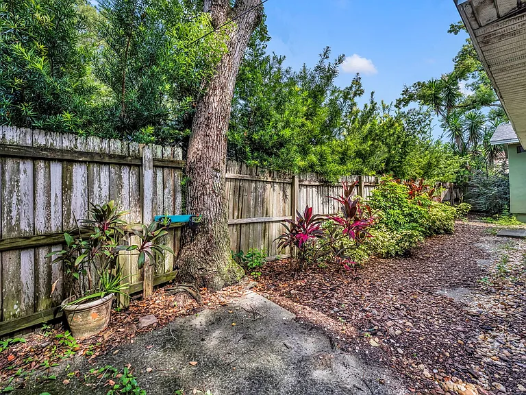 1816 Mizell Ave — Photo 32