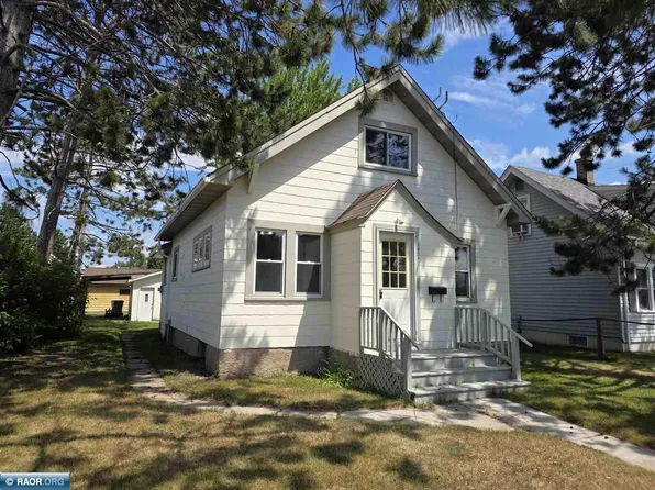 404 9th St NW, Chisholm, MN 55719
