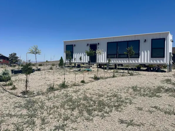 2068 Sierra Vista Dr, Tonopah, NV 89049