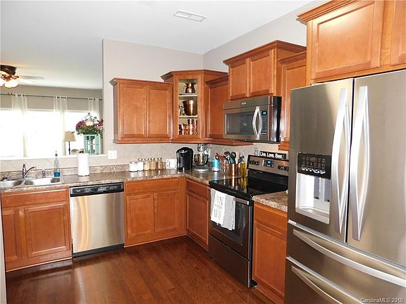 3rd image of 2320 Lake Vista Dr Unit 42