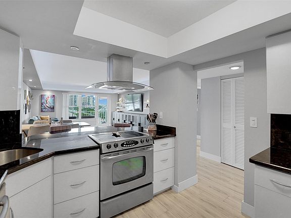 4th image of 3000 E Sunrise Boulevard #6G