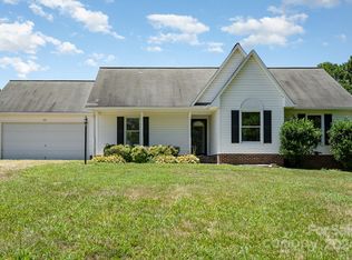 235 Woodlea Ct, Mooresville, NC 28115