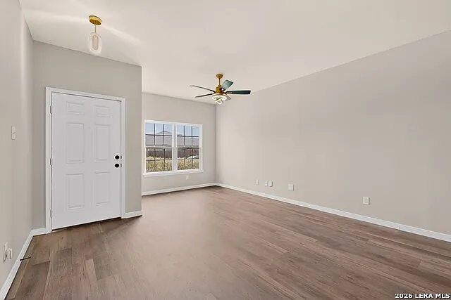 5 bed, 2.5 bath, 2548 sqft, $2,225 — Photo 4