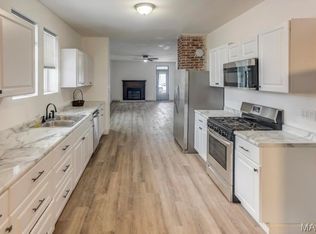 109 N 3rd St, Dupo, IL 62239