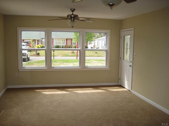 2nd image of 4906 Ravenswood Ave