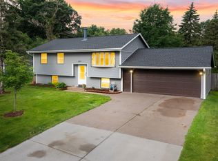 257 Twilite Ter, Circle Pines, MN 55014