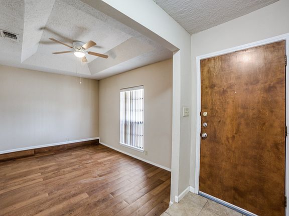 3rd image of 8727 Timberwilde St
