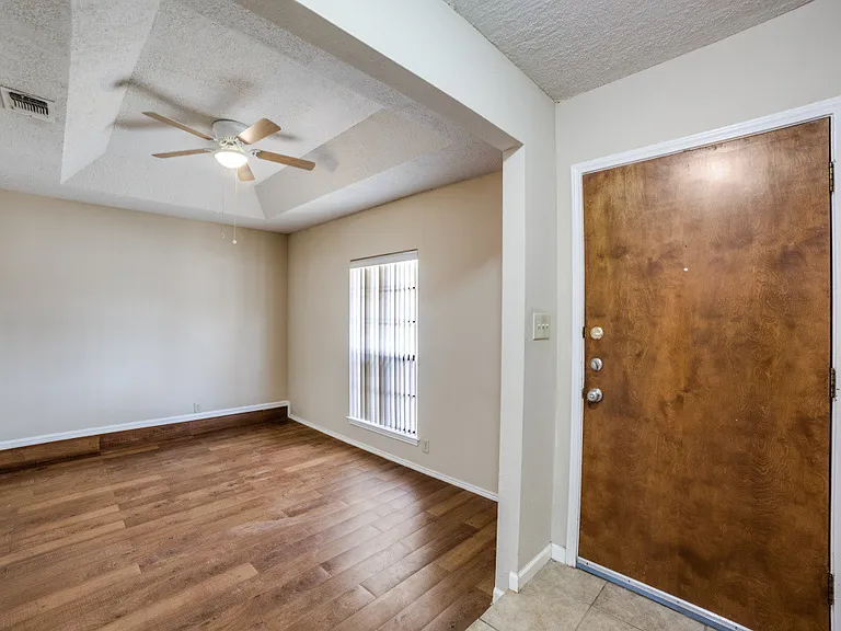 8727 Timberwilde St — Photo 3
