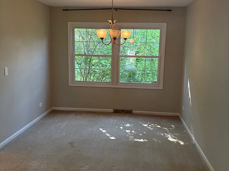 1613 Clyde Dr — Photo 3