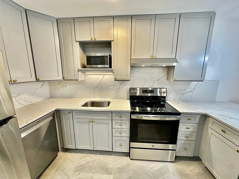 815 E St SE #1 — Photo 11