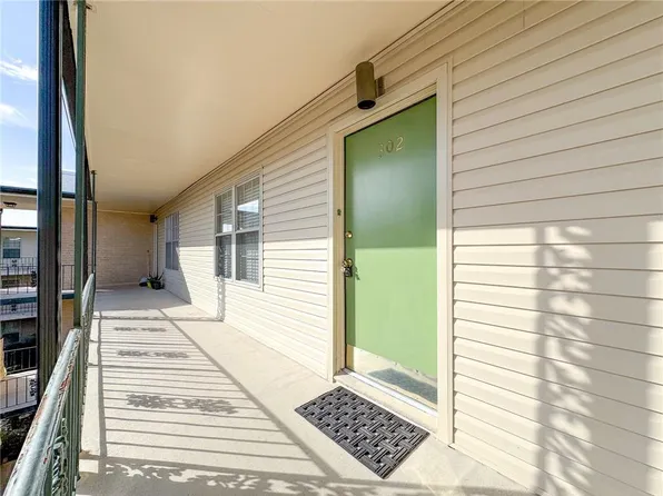 2732 Whitney Pl APT 302, Metairie, LA 70002