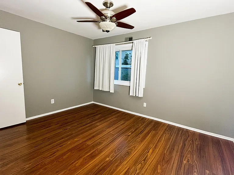 149 Zwolak Ct — Photo 14