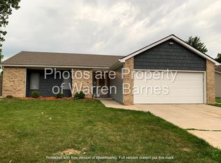 5911 Horseshoe Bnd, Fort Wayne, IN 46825