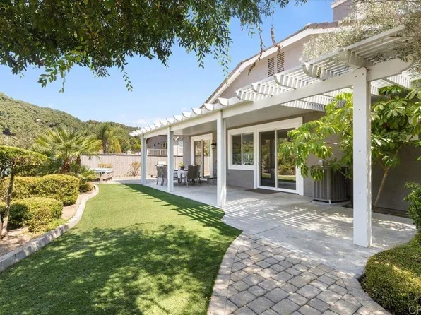 3206 Meadow Creek Ln, Escondido, CA 92027