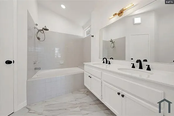3333 Fairfield Ave #A — Photo 9