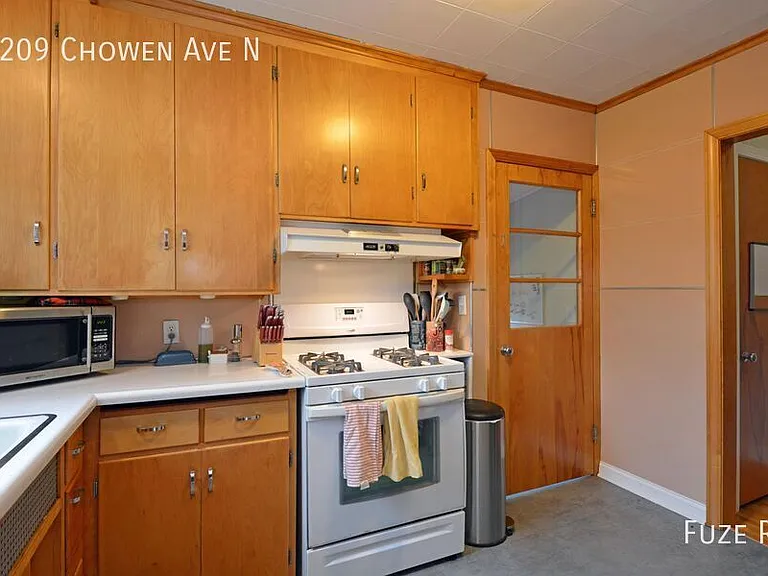 3209 Chowen Ave N — Photo 6