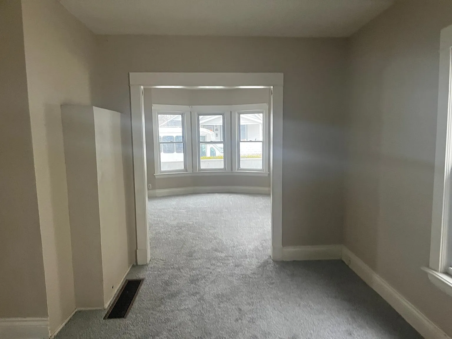 3 bed, 1294 sqft, $1,125 — Photo 2