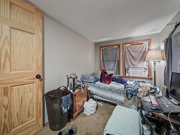 4th image of 220 Minnesota Street