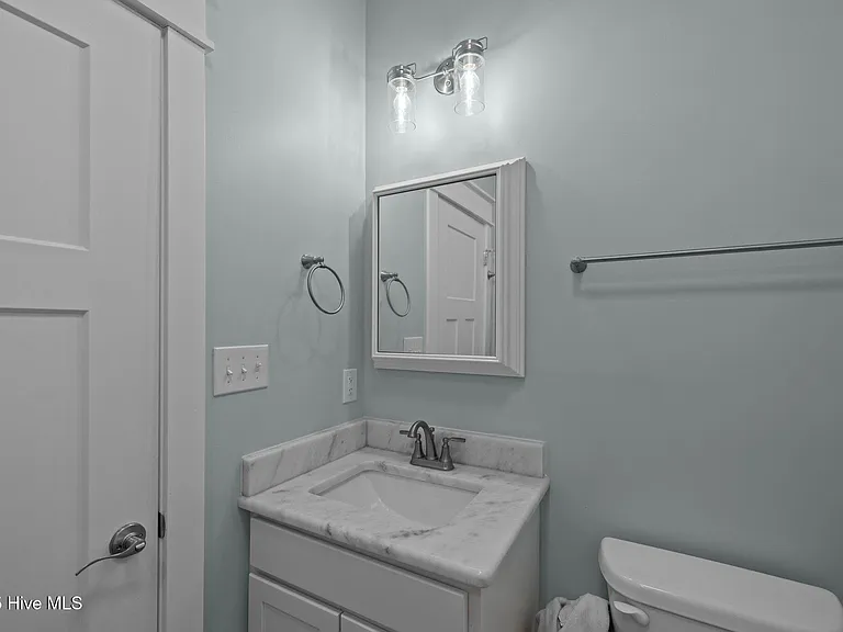 310 Lord Berkeley Dr — Photo 28