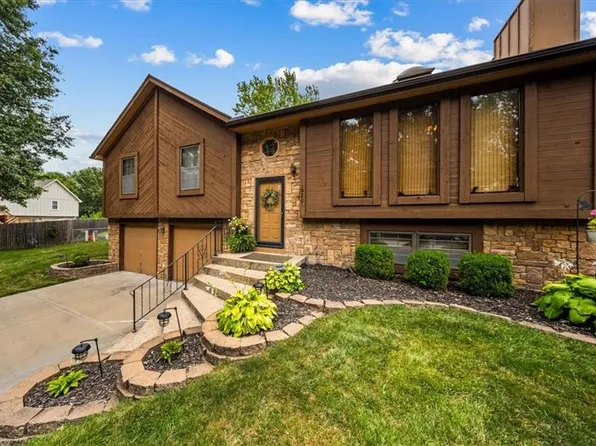 16201 W 124th Cir, Olathe, KS 66062