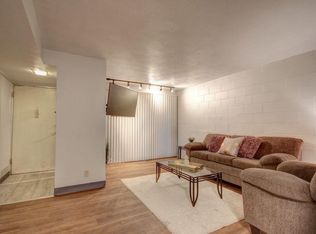 602 E Stoughton St #77FX7MCRX, Champaign, IL 61820