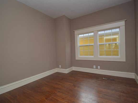 5th image of 113 Annapolis St E