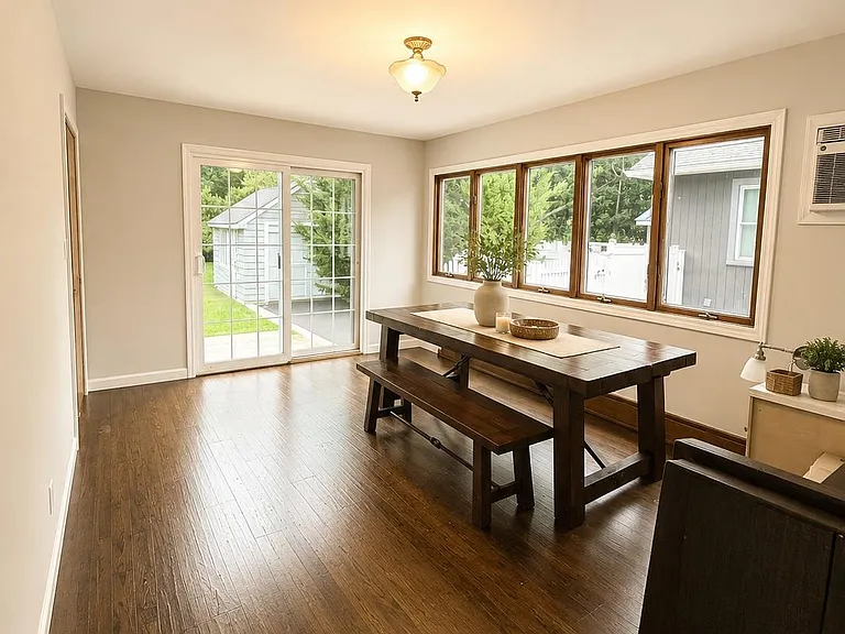 2100 Hillside Ave — Photo 4