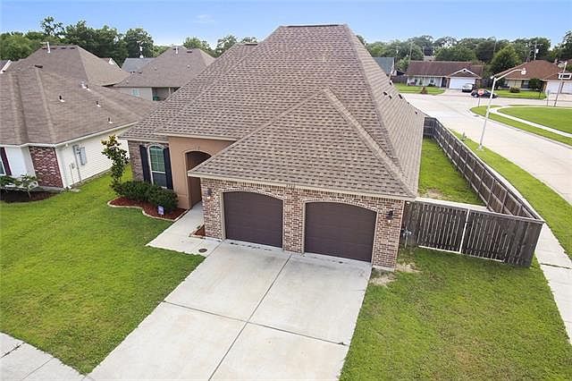 1st image of 2700 Beverly Dr