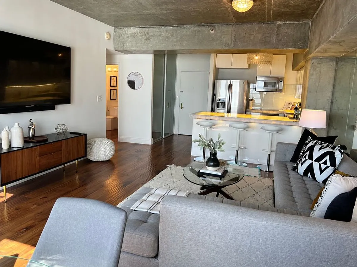 Building Photo - 6363 Christie Ave #2513